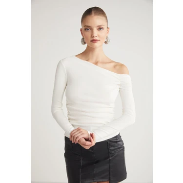 Grimelange Sissi Kadın Asimetrik Yaka Slim Fit Uzun Kollu Ekru