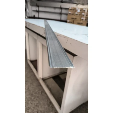 Zirve Hırdavat Pkm 80 Alt ve Üst Kapak Uyumlu Alüminyum Gardırop Sürgü Rayı - 250 cm Boy 53 mm