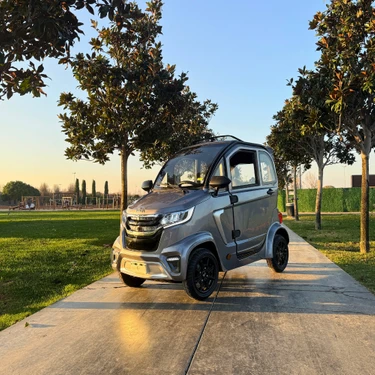 Volta Ev1 Elektrikli Araba 250 kg Taşıma Kapasitesi ve 4 Tekerlek ile Modern Şehir Yaşamına